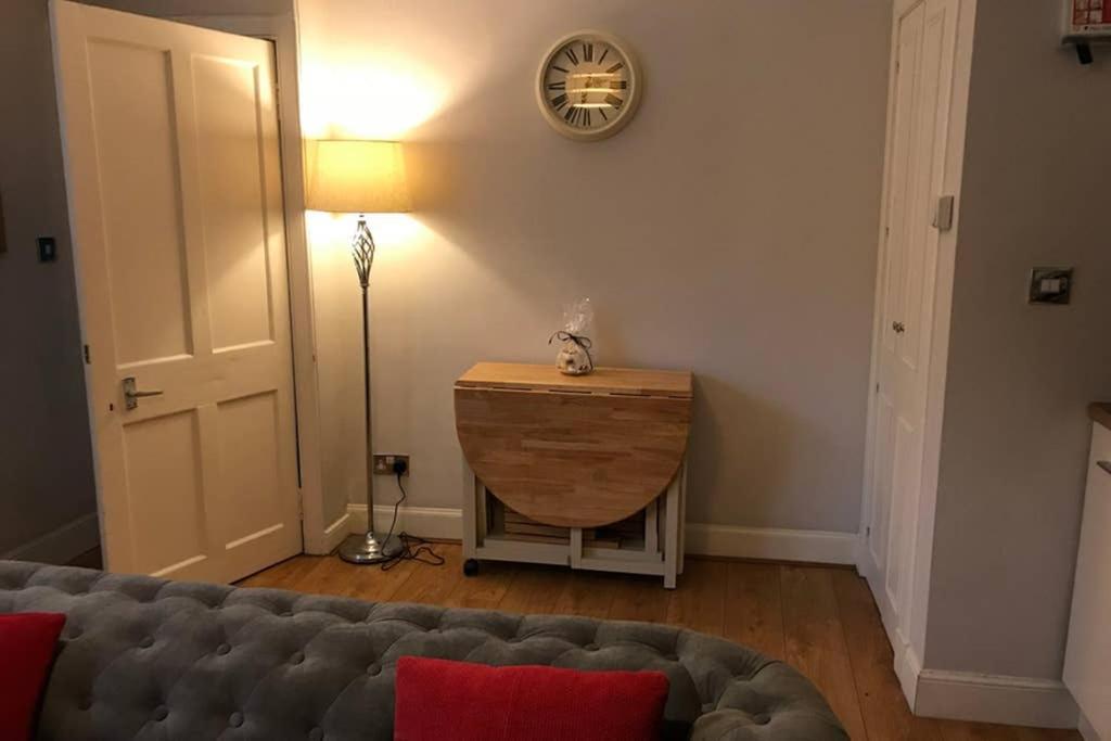 8A Tweed Cottage, Just Off The High St In Peebles Extérieur photo