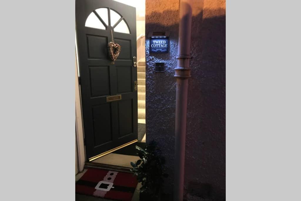 8A Tweed Cottage, Just Off The High St In Peebles Extérieur photo